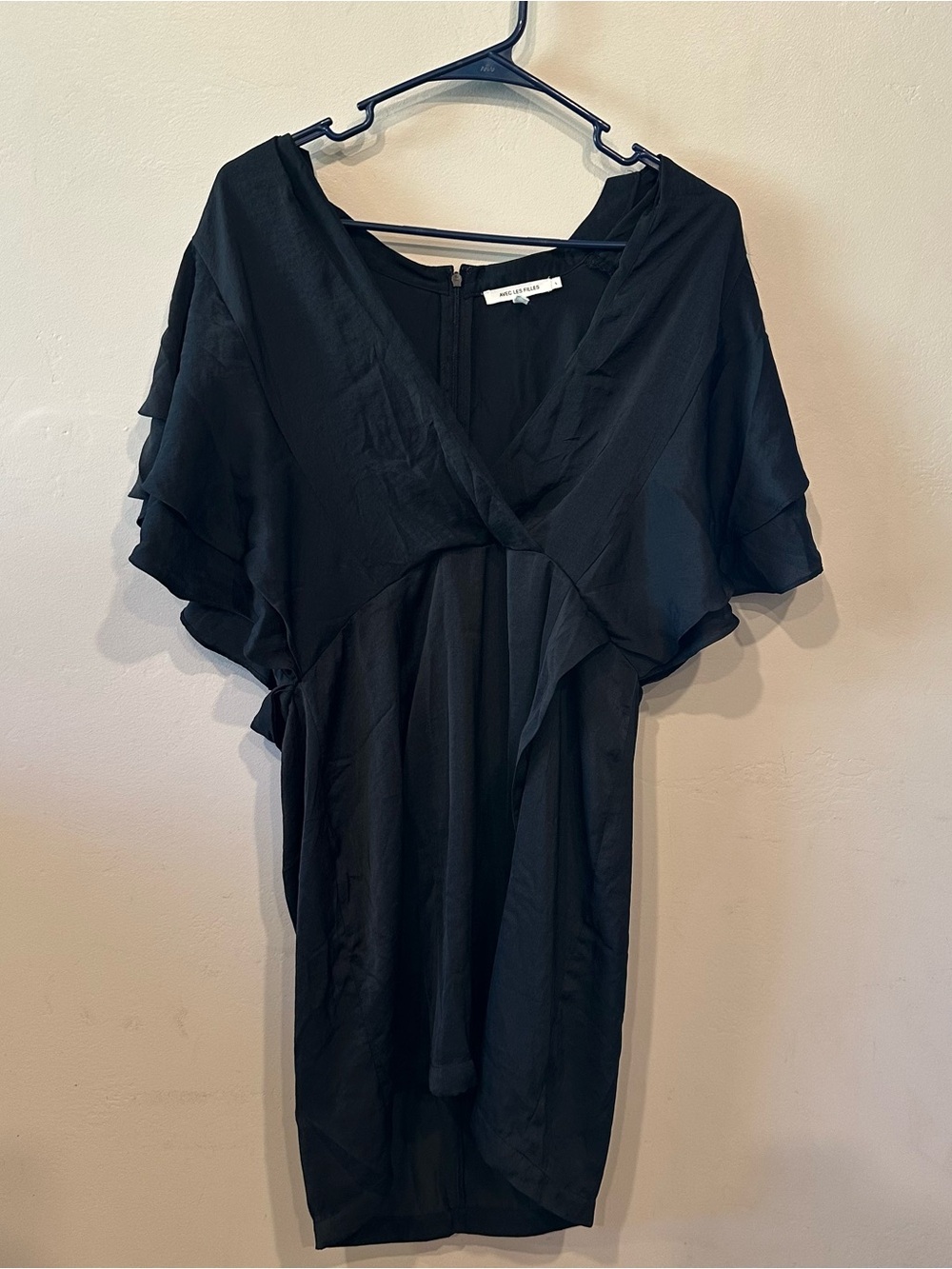 Avec Les Filles Women’s L Black V-Neck Ruffle Flutter Sleeve Chiffon Dress